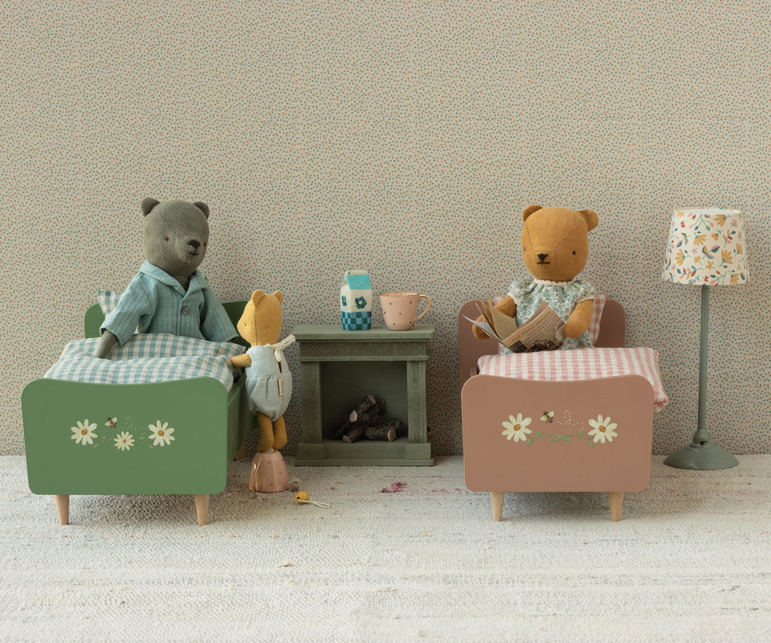 Wooden Teddy Mom Bed