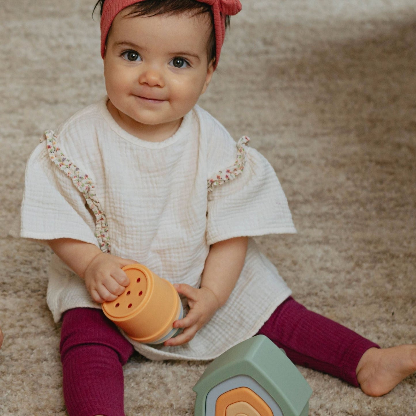 Wonder & Wise Hello Baby 9-12mo Gift Set