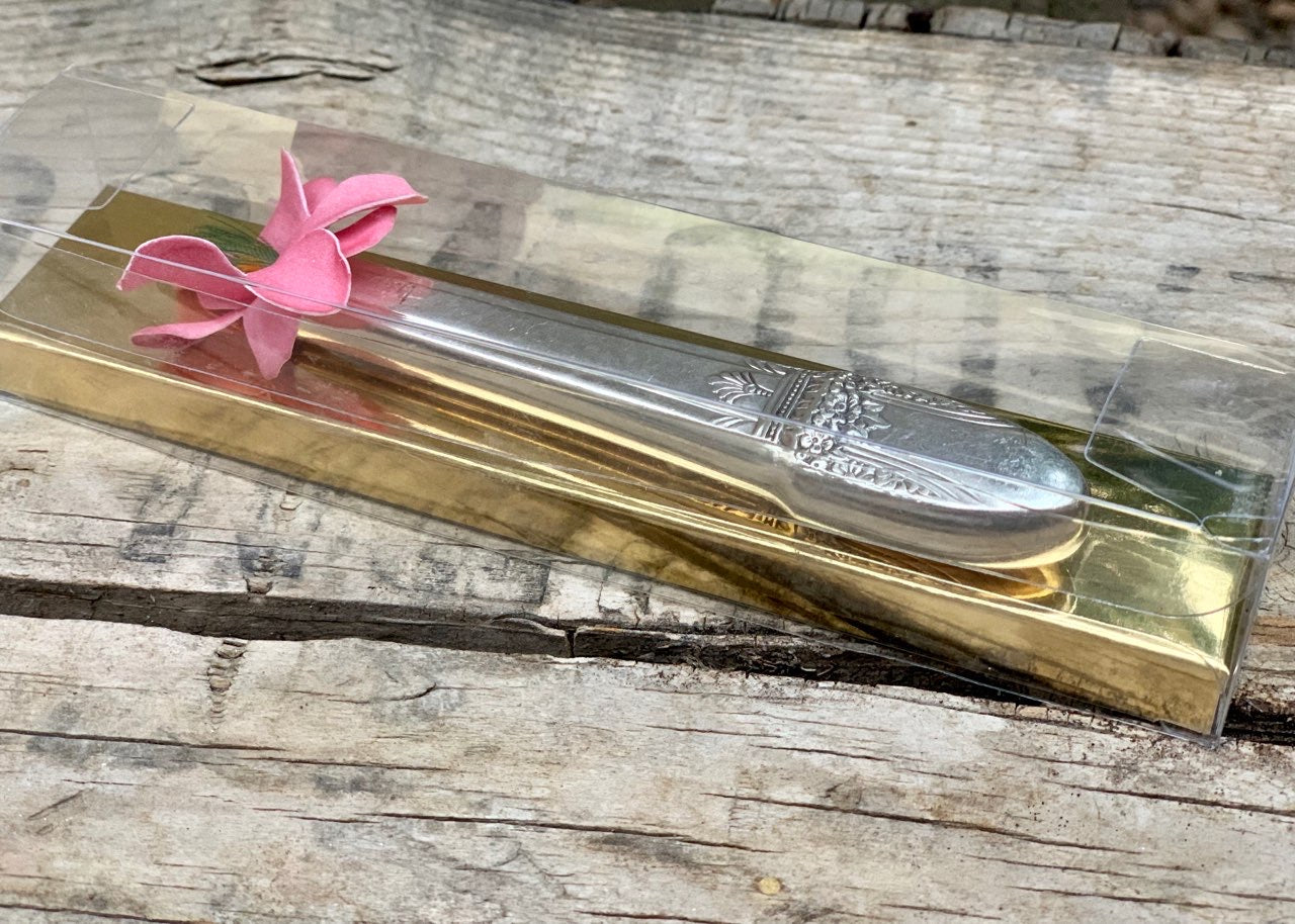 Knife Handle Magnetic Vase