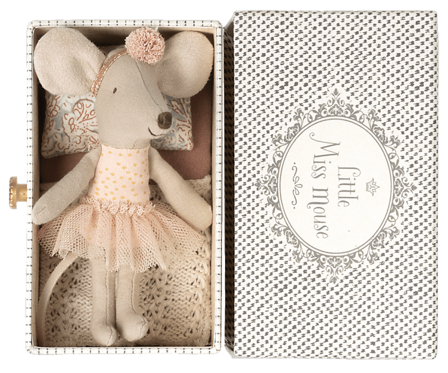 Little Sister Dance Mouse in Daybed 16-1729-01