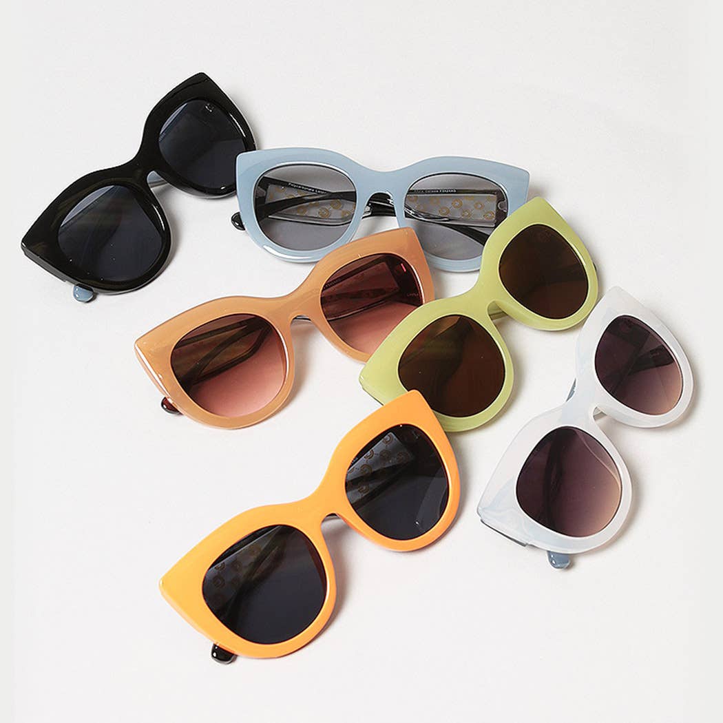 Women's Bold Round Frame Sunglasses