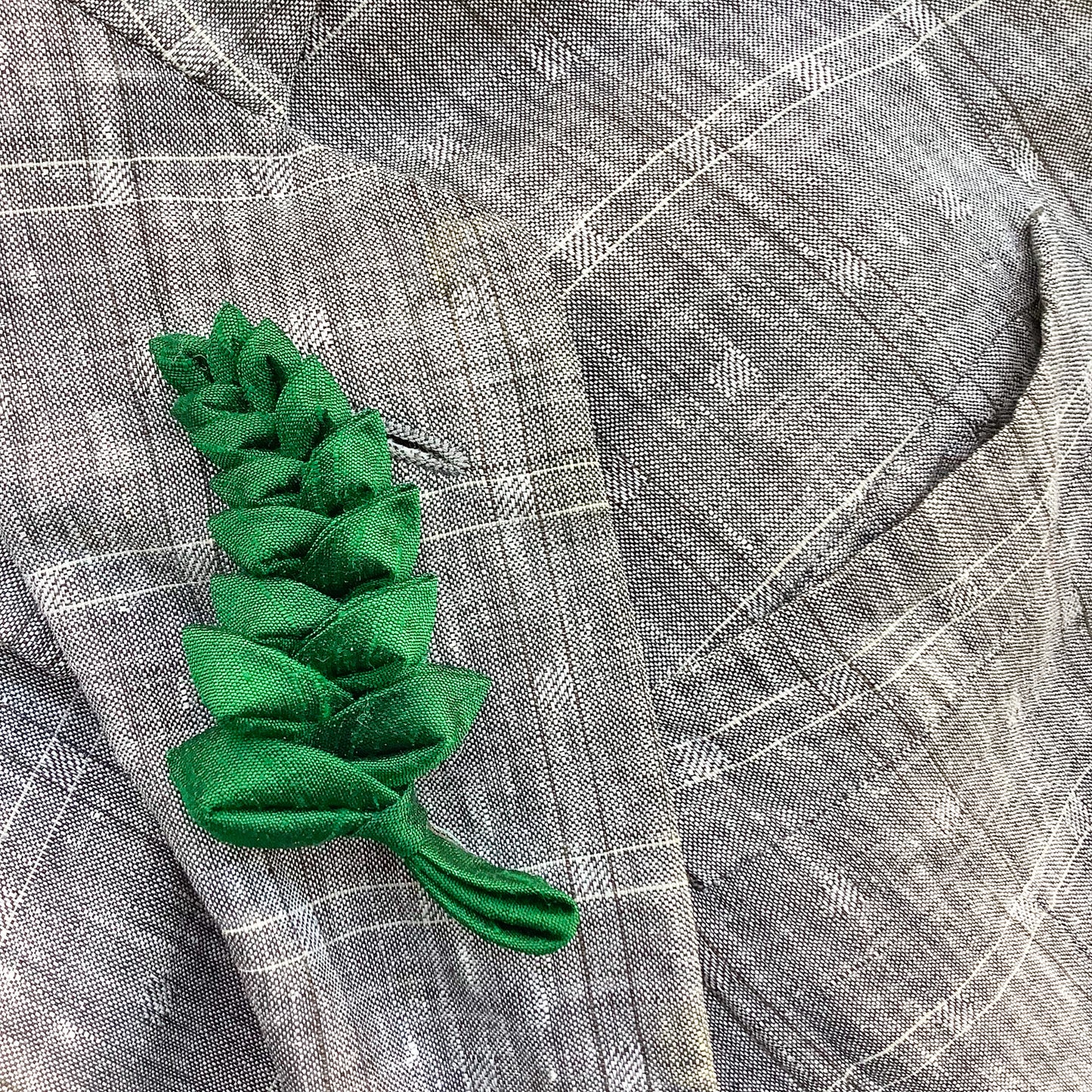Green Leaves Dupioni Silk Kanzashi Pin