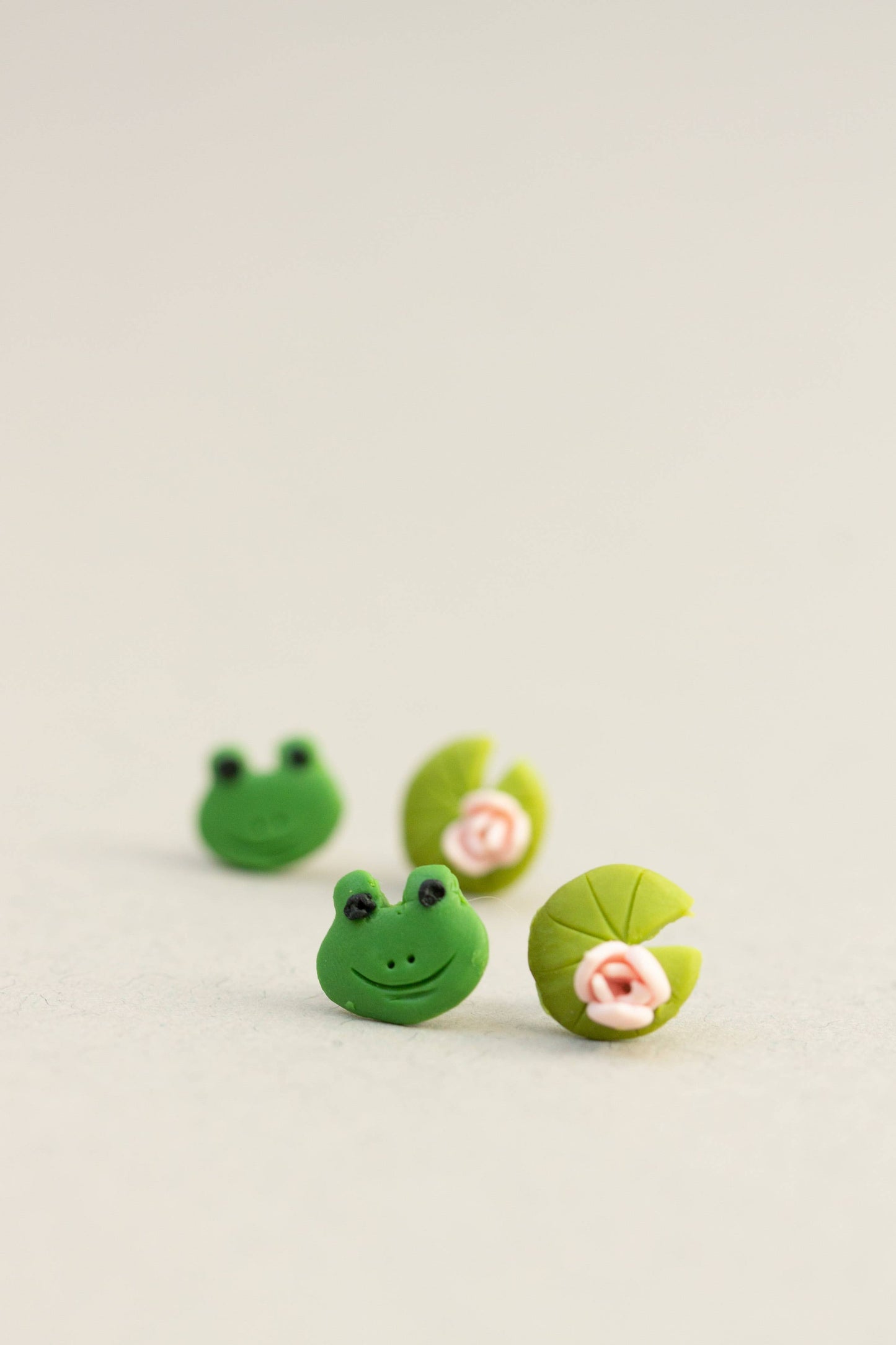 Frog & Water Lily Stud Earrings Set – Hypoallergenic