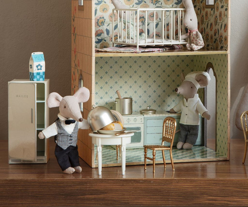 Side Table for Mice