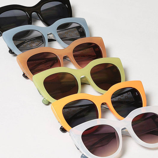 Women's Bold Round Frame Sunglasses