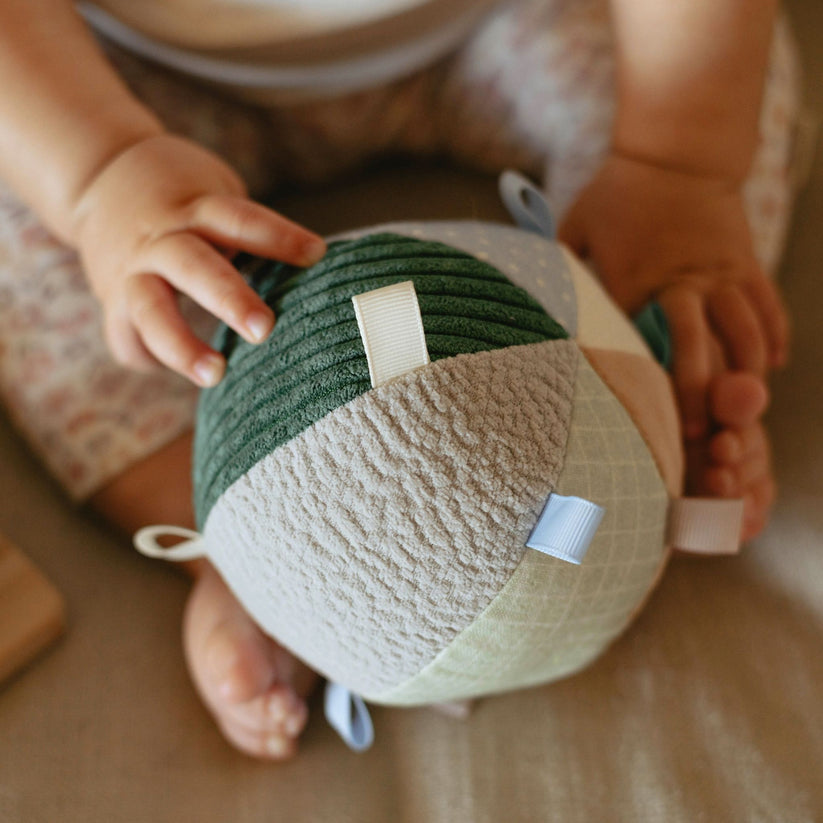 Wonder & Wise Hello Baby 6-9mo Gift Set
