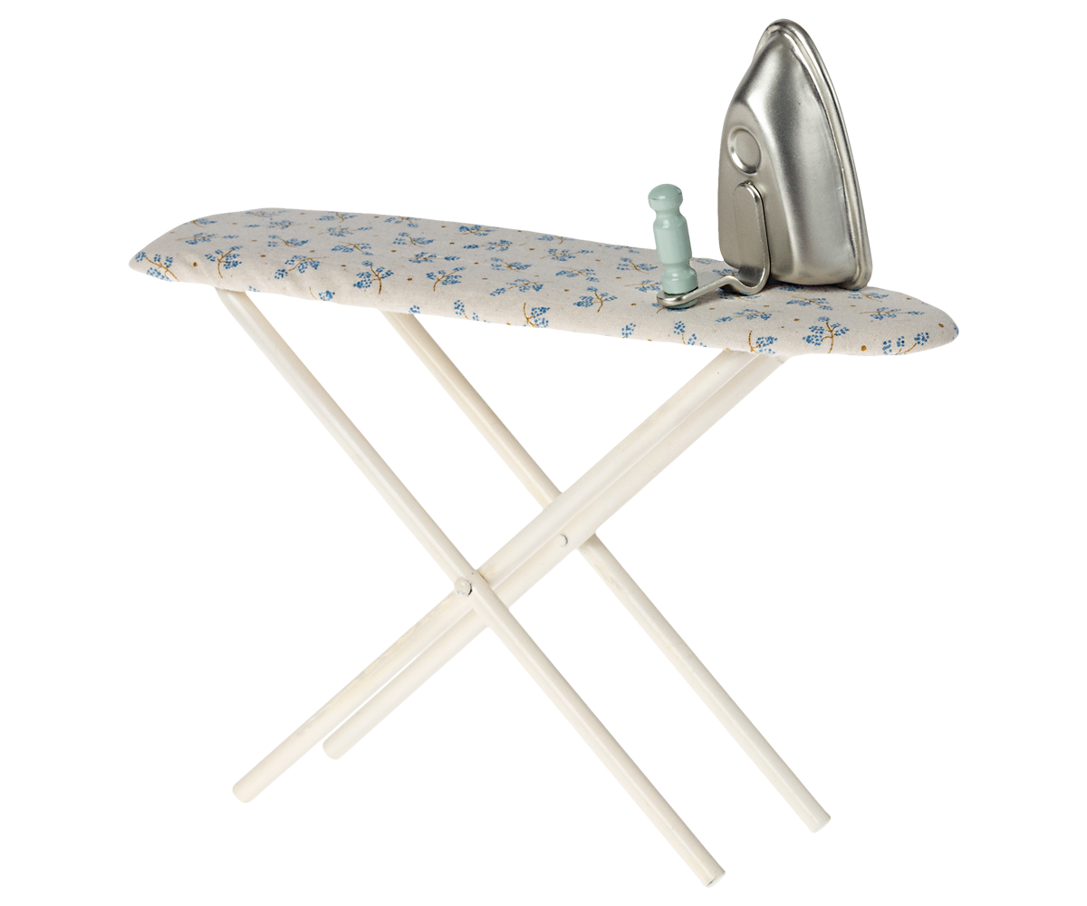 Iron & Ironing Board for Mouse