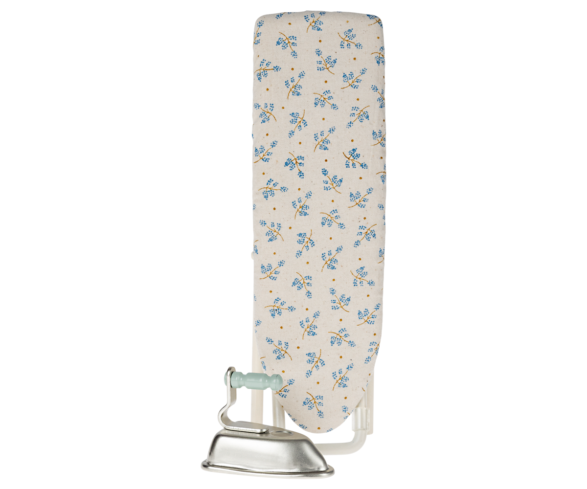 Iron & Ironing Board for Mouse