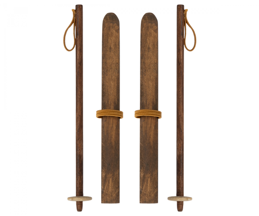 Skis and Ski Poles for Mum & Dad Mouse