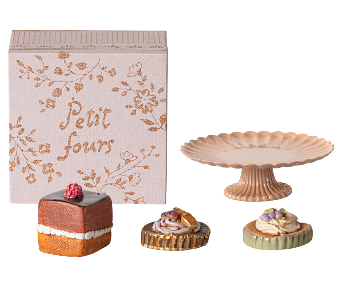 Cakes & Cake Stand Mini