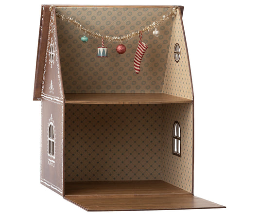 Gingerbread House for Mice Medium