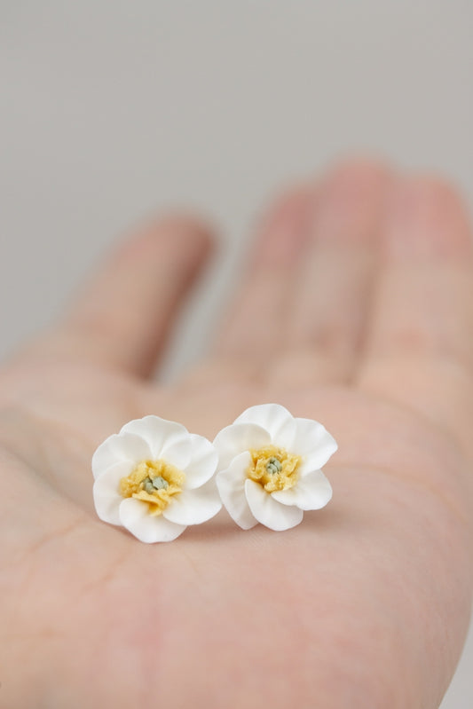 Delicate White Flowers Stud Earrings