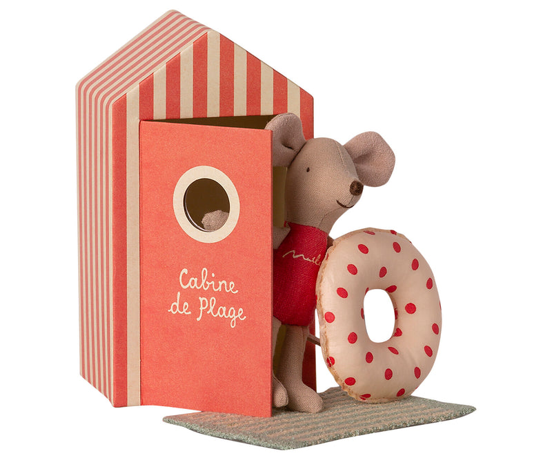 Little Sister Beach Mouse in Cabin de Plage