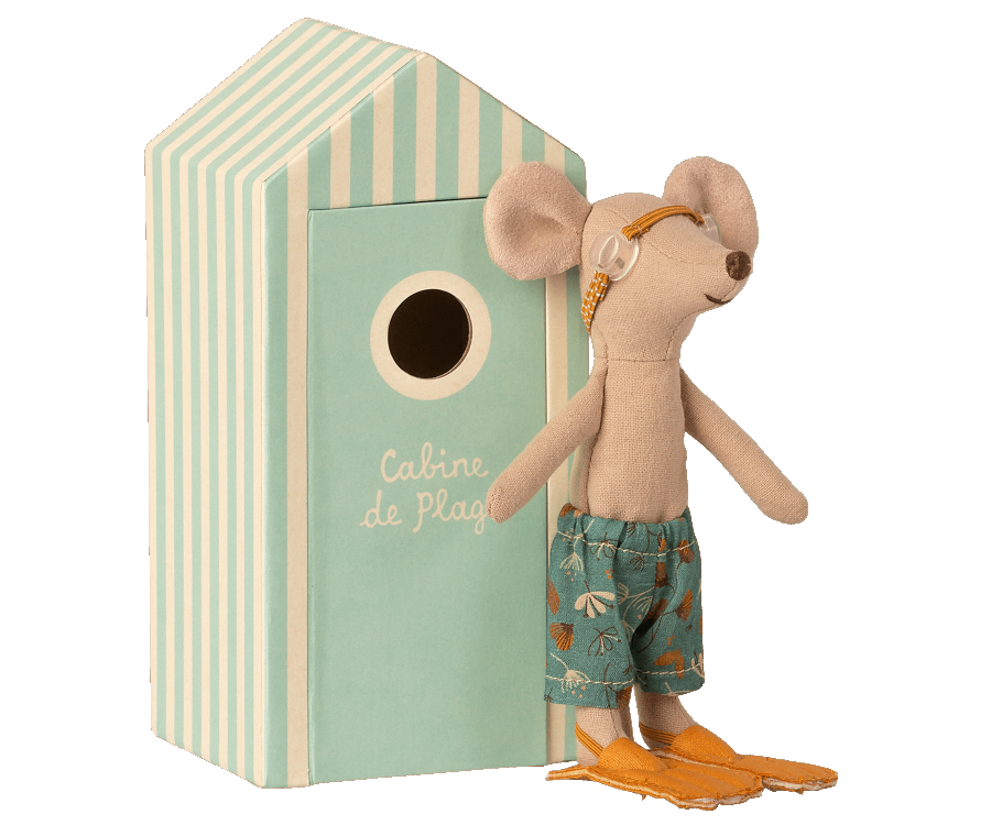 Big Brother Beach Mouse in Cabin de Plage