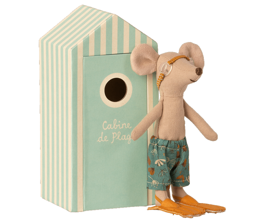 Big Brother Beach Mouse in Cabin de Plage
