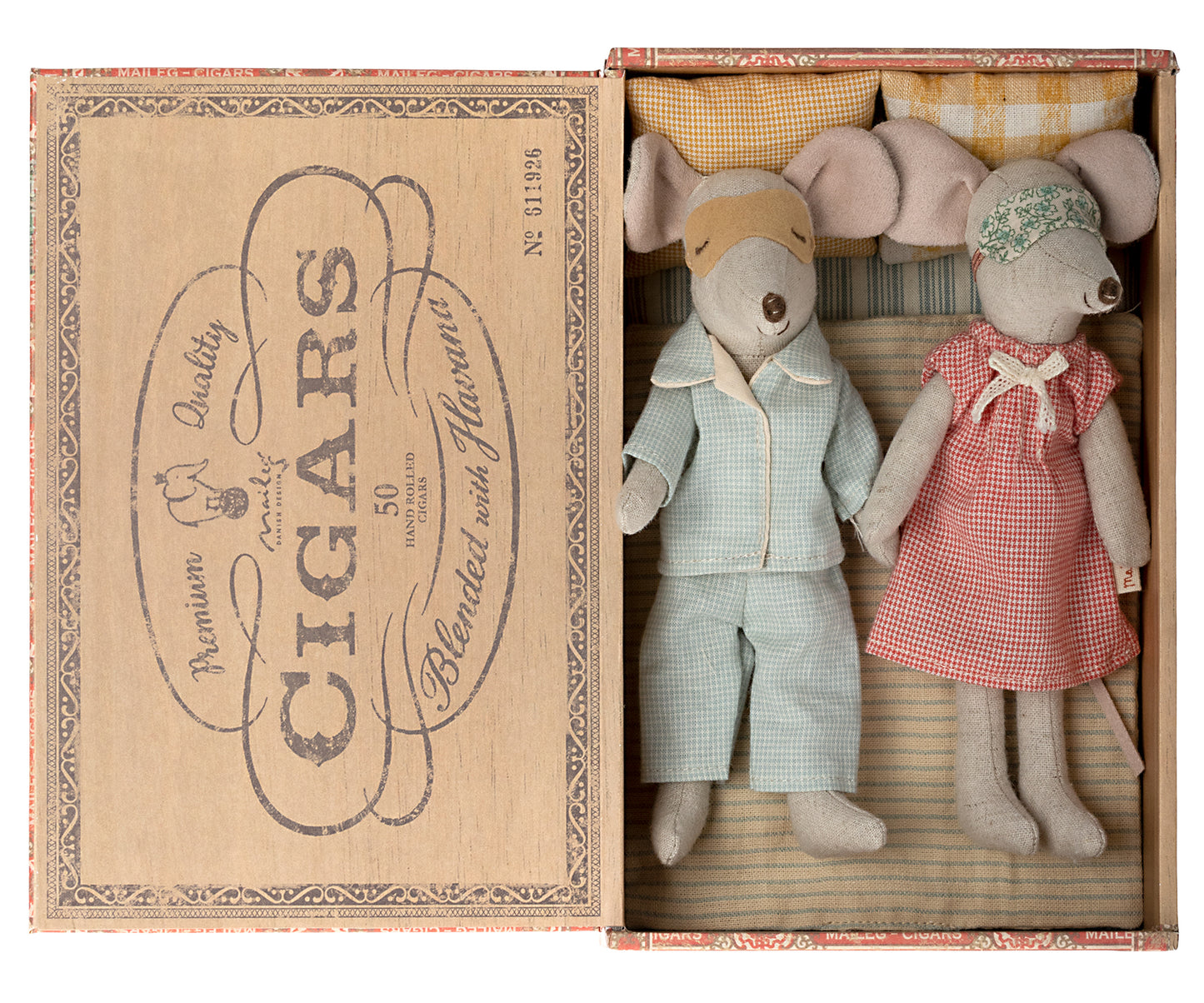 Mum and Dad Mice In Cigar Box