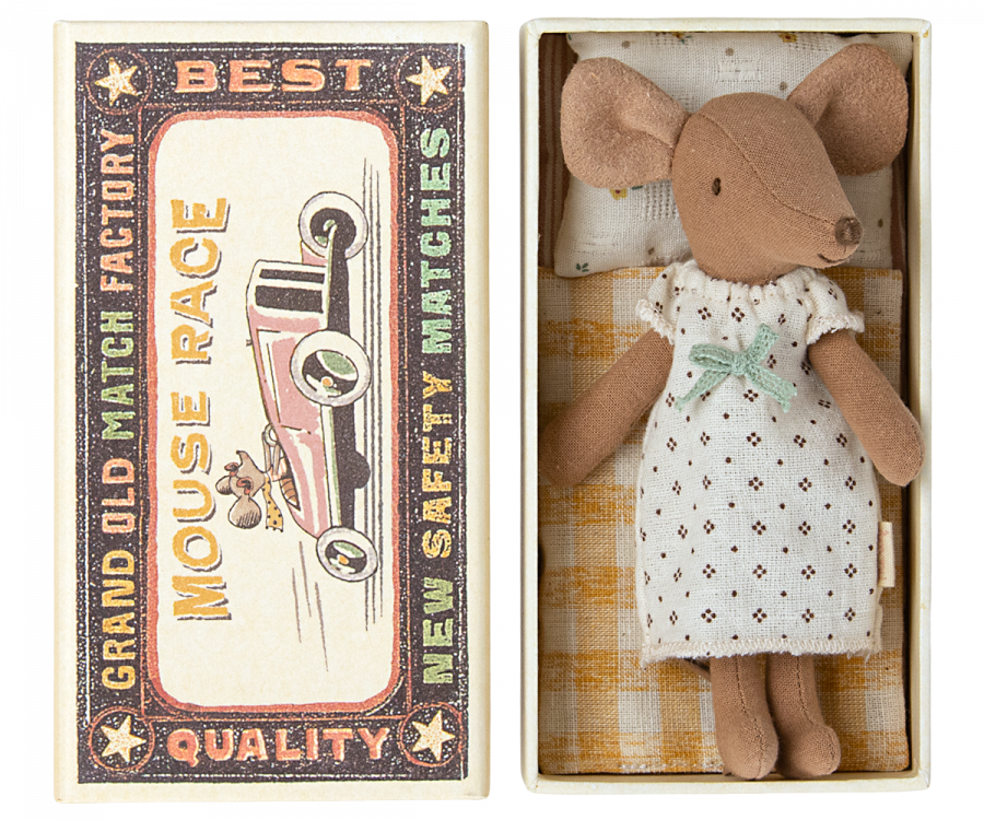 Big Sister Mouse in Matchbox 17-3202-01