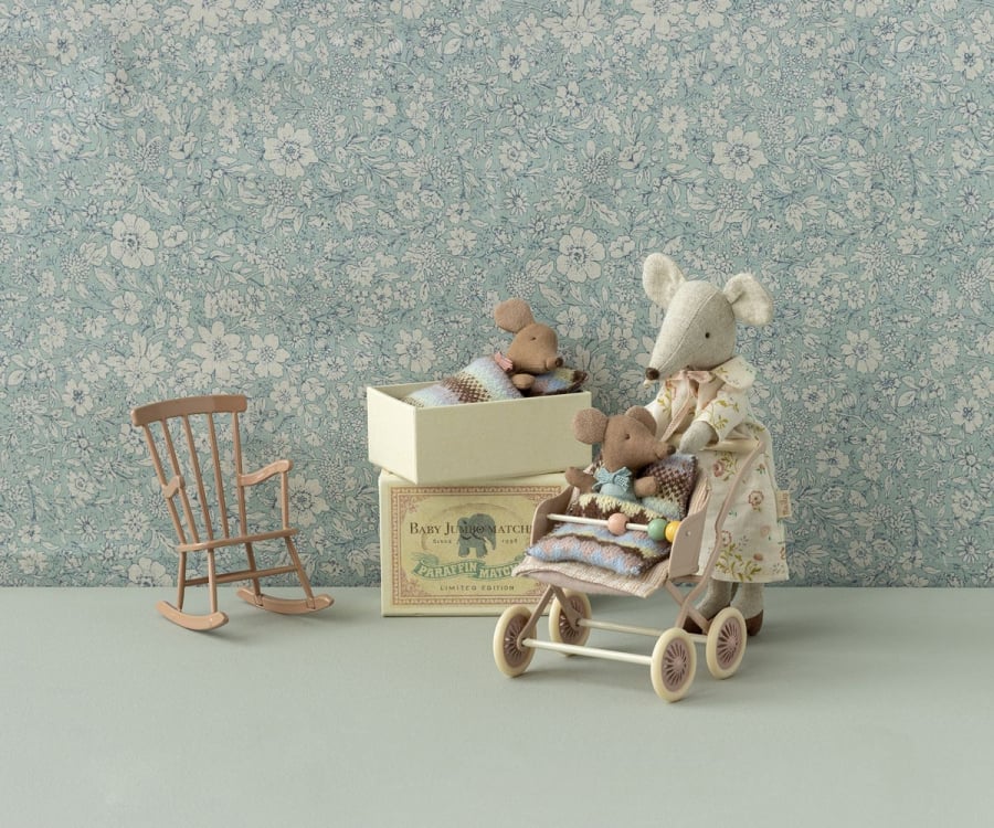 Sleepy/Wakey Baby Mouse In Matchbox - Dark Rose