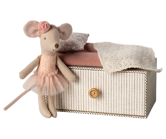 Little Sister Dance Mouse in Daybed 17-4106-00