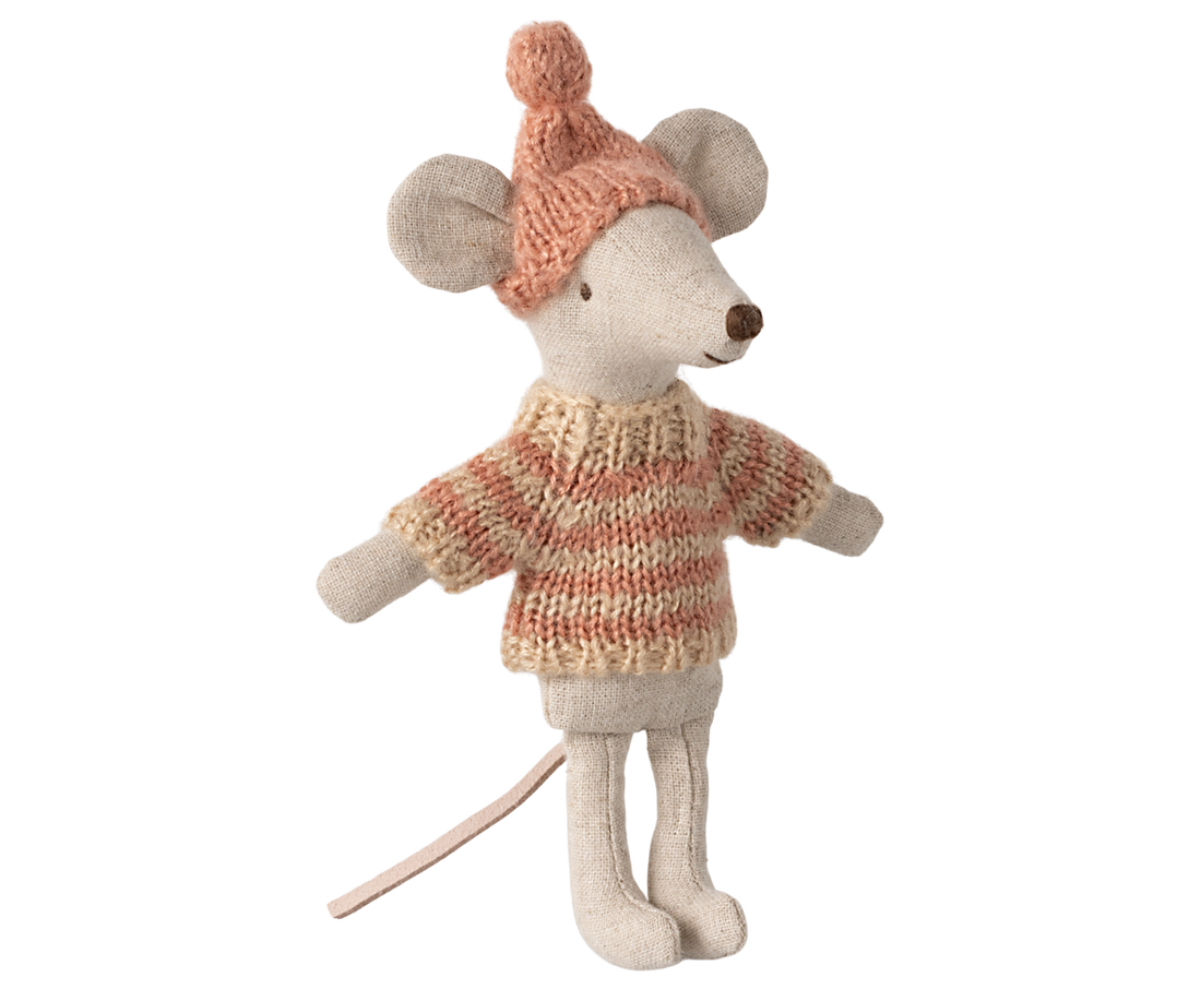 Knitted Sweater & Hat For Big Sister Mouse