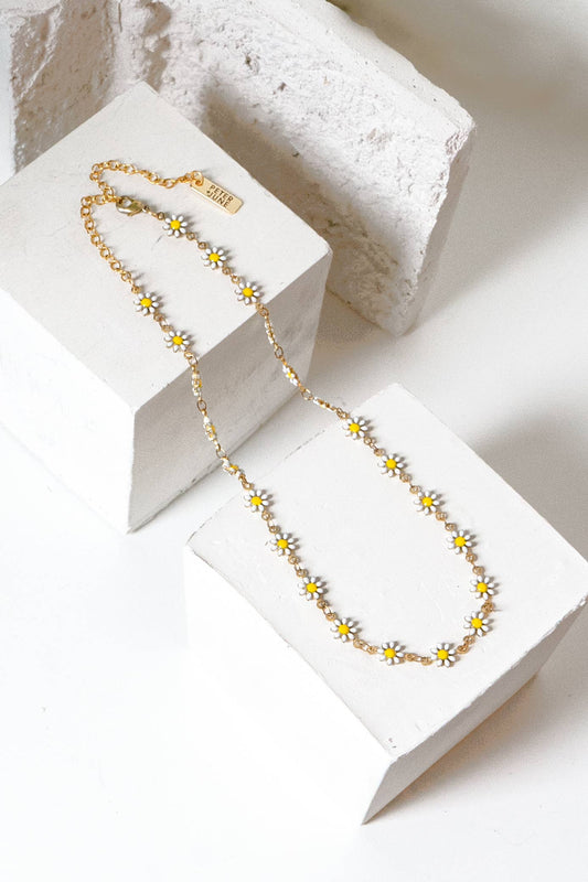 Lure Daisy Choker / Necklace in Ivory - 18K Gold Plated