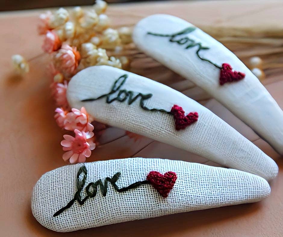 Love Heart Embroidered Hair Barrette, Collection Valentine's✅