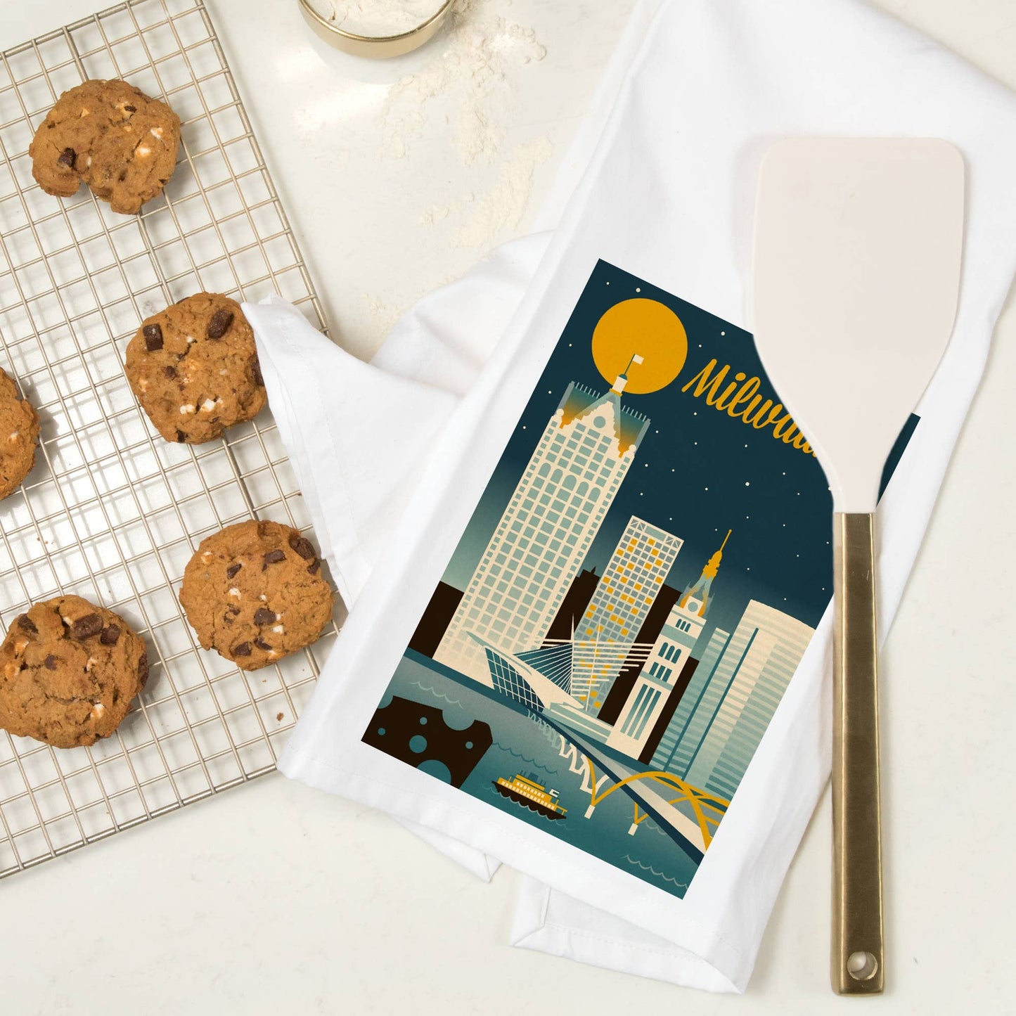 ORGANIC TEA TOWEL Milwaukee, Wisconsin, Retro Skyline