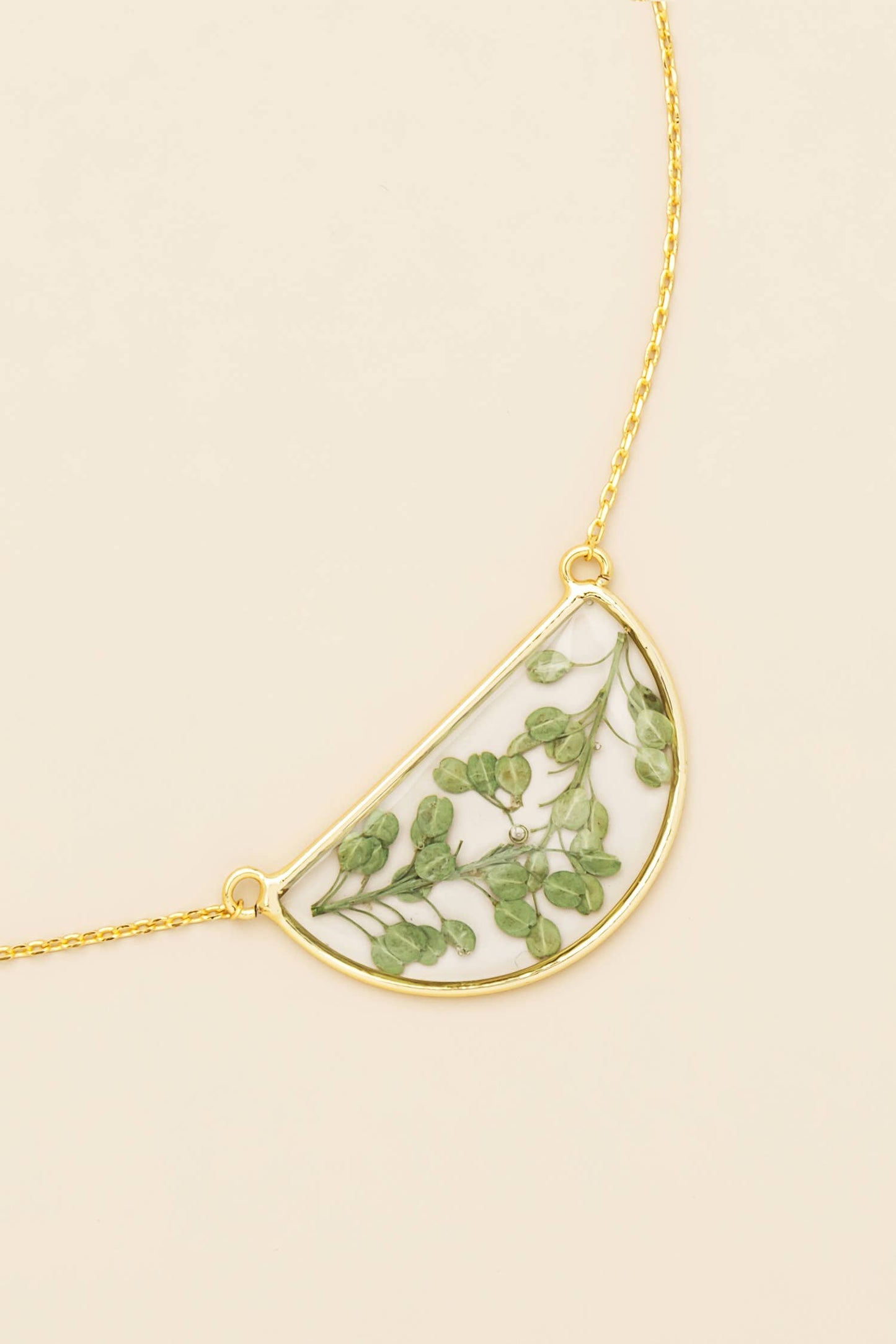 Pressed Flower Necklace - Green Peppergrass/Gold