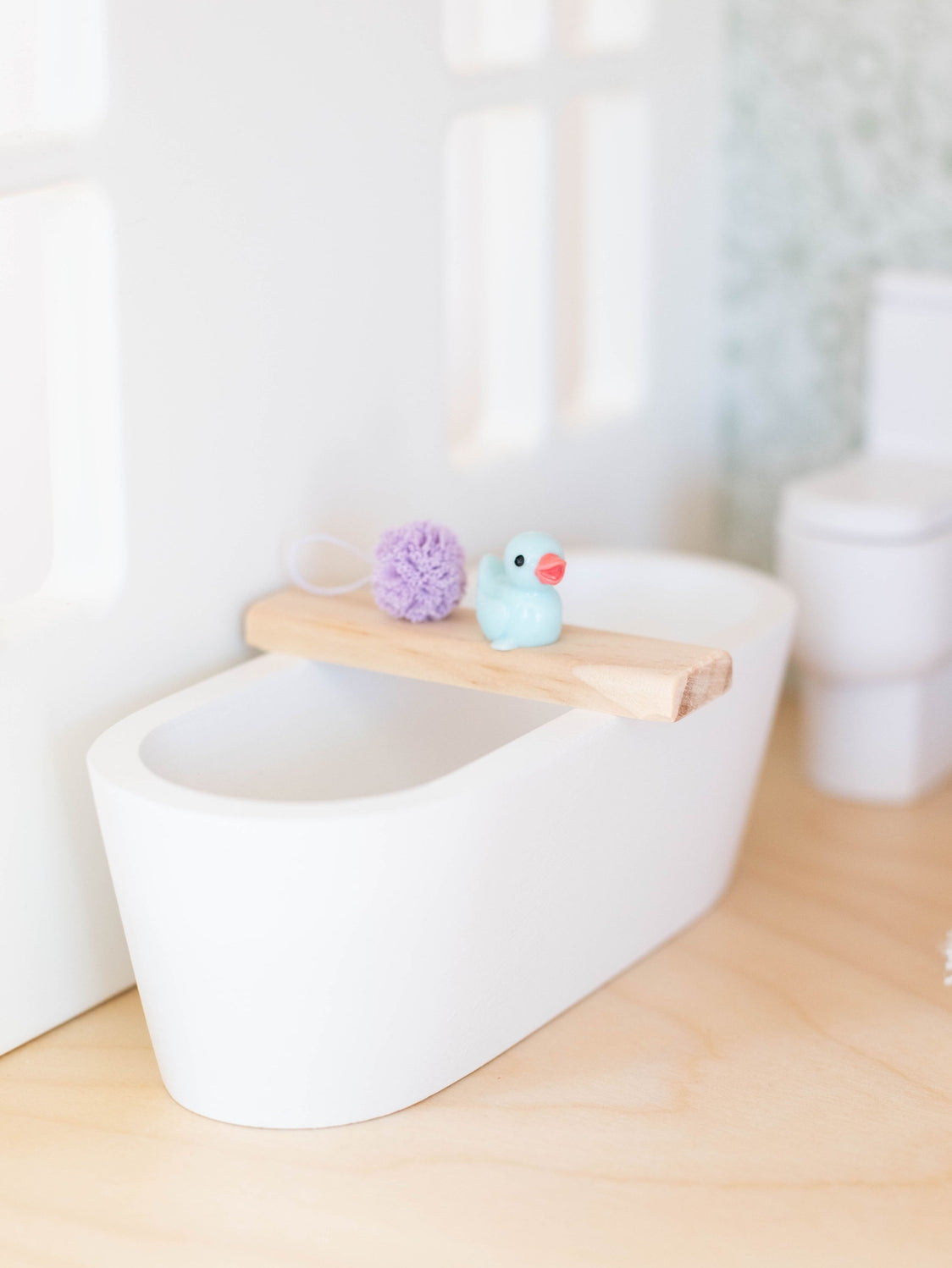 Dollhouse Oval Soaking Bath Tub White