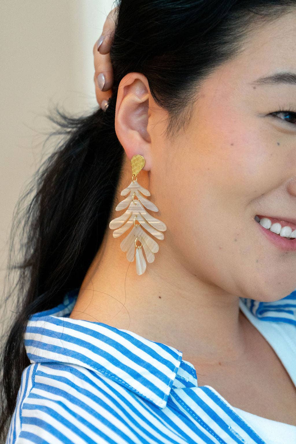 Palm Earrings - Seashell