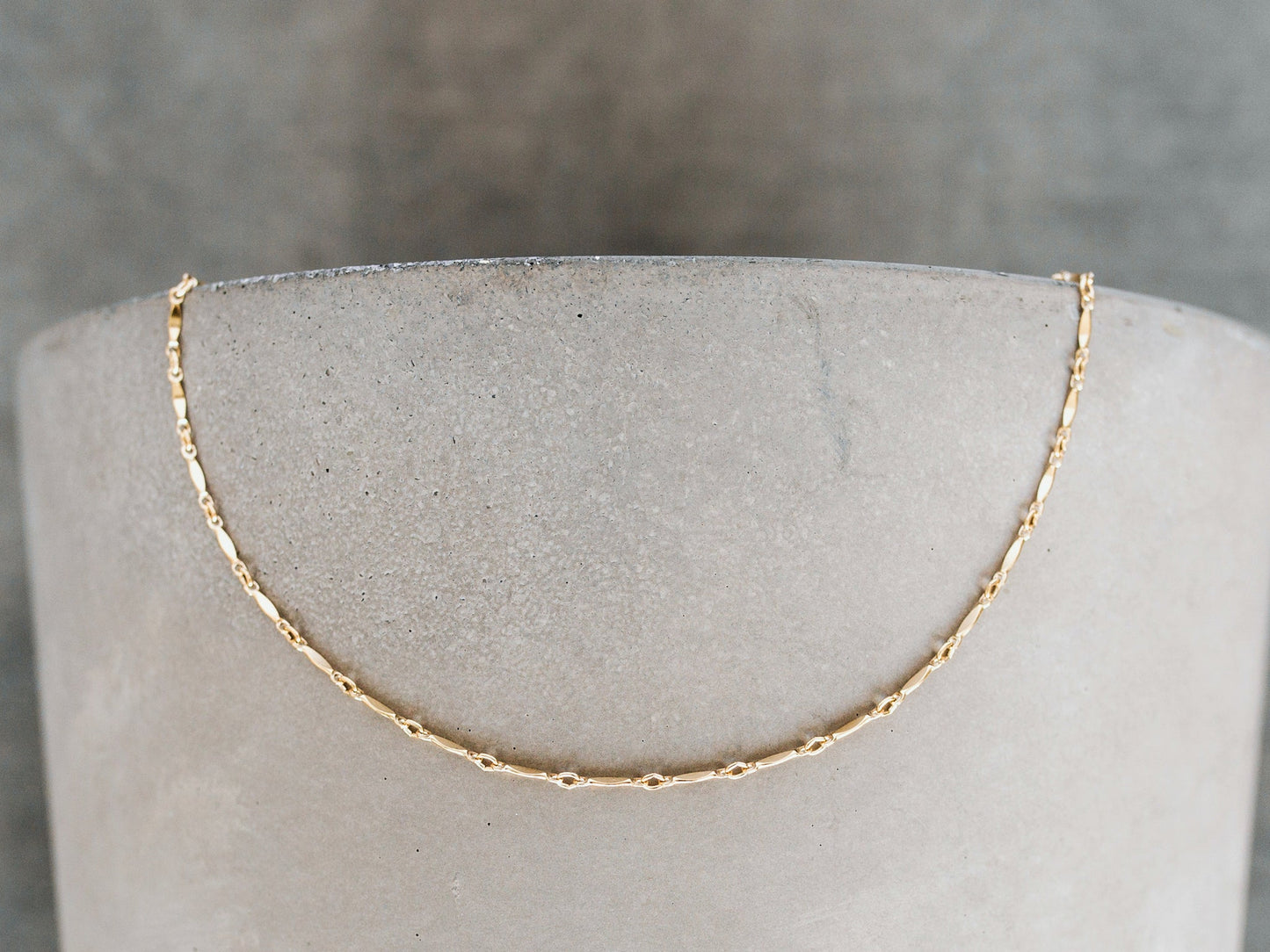 Scalloped Choker Necklace