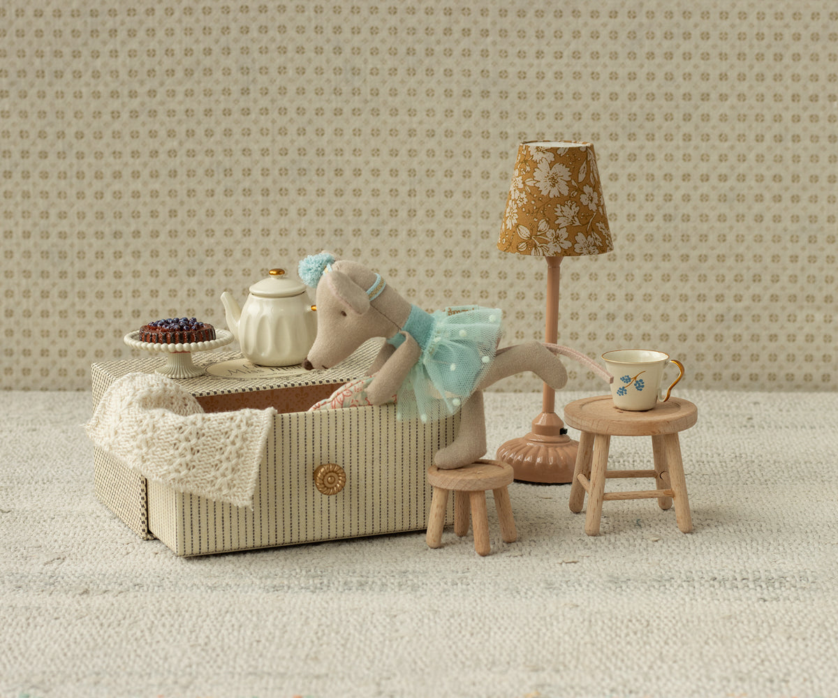 Little Sister Dance Mouse in Daybed 17-5104-00