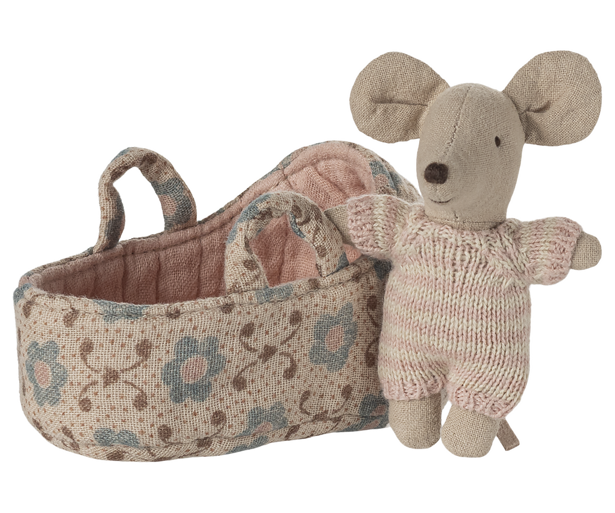 Baby Mouse In Carrycot Rose