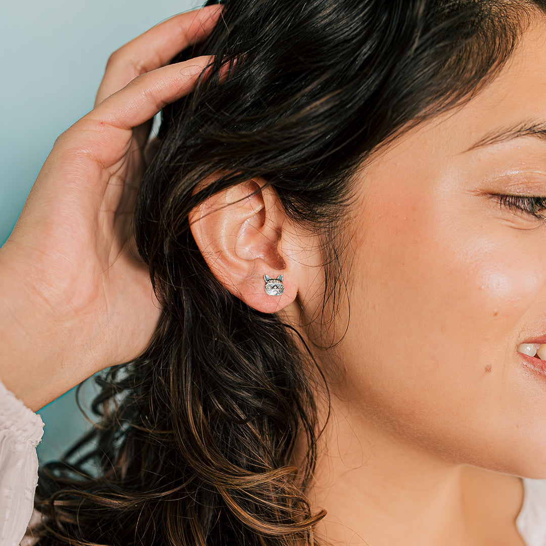 Silver Here Kitty Cat Stud Earrings