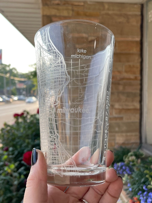 Milwaukee Map - Pint Glass - 16 oz