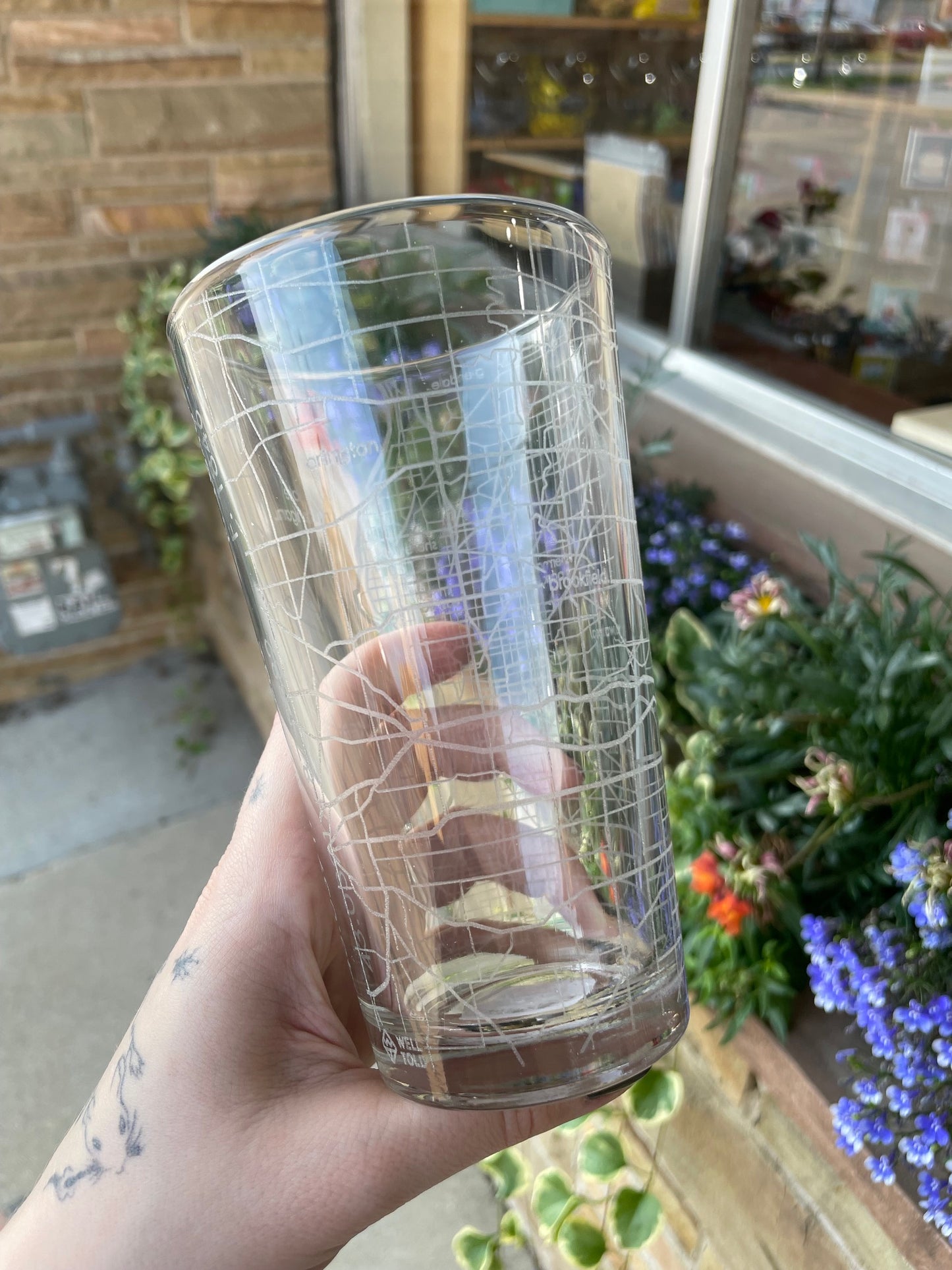 Milwaukee Map - Pint Glass - 16 oz