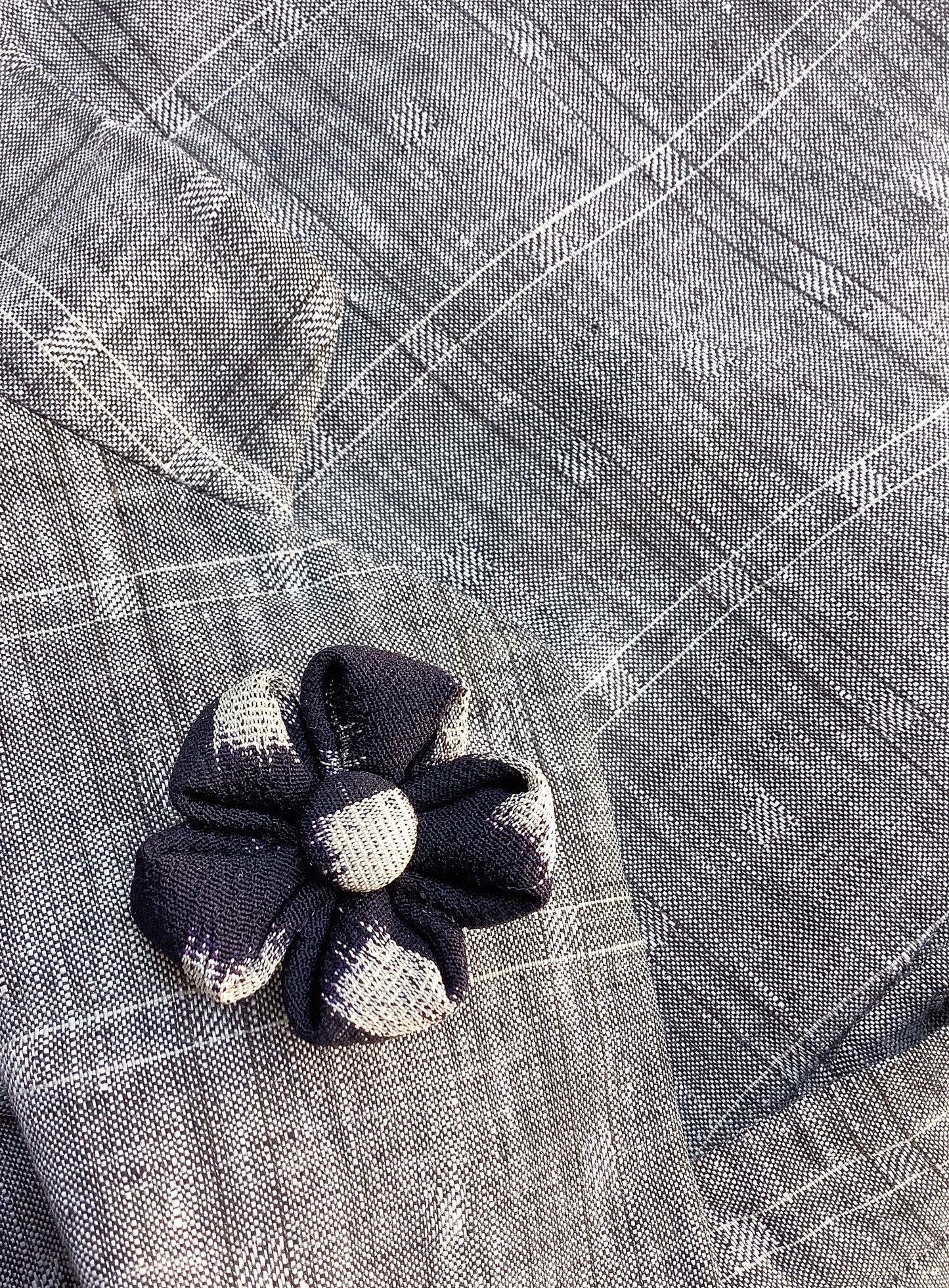 Navy & Ivory Vintage Kimono Silk Kanzashi Pin