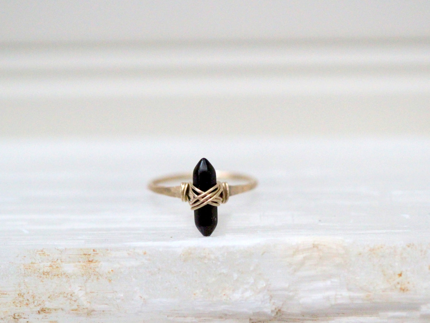 Crest Ring Obsidian