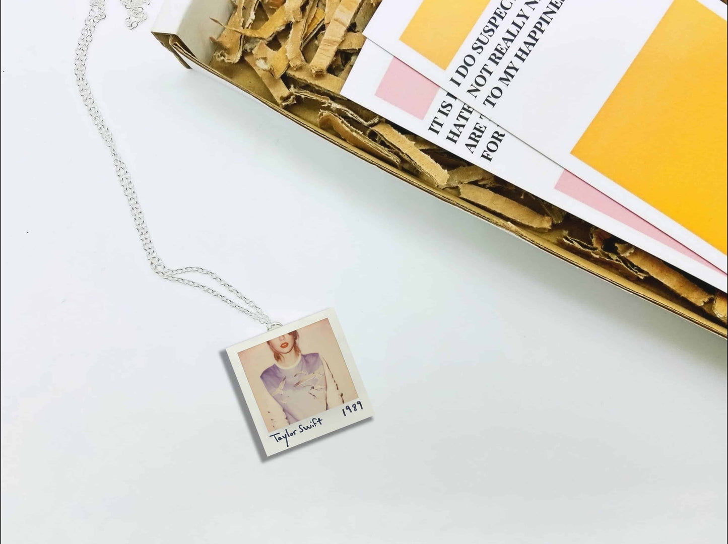 Taylor Swift '1989' Miniature Album Necklace