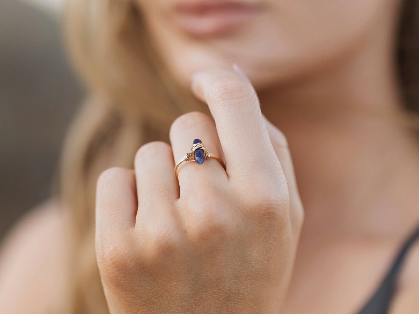 Crest Ring Obsidian