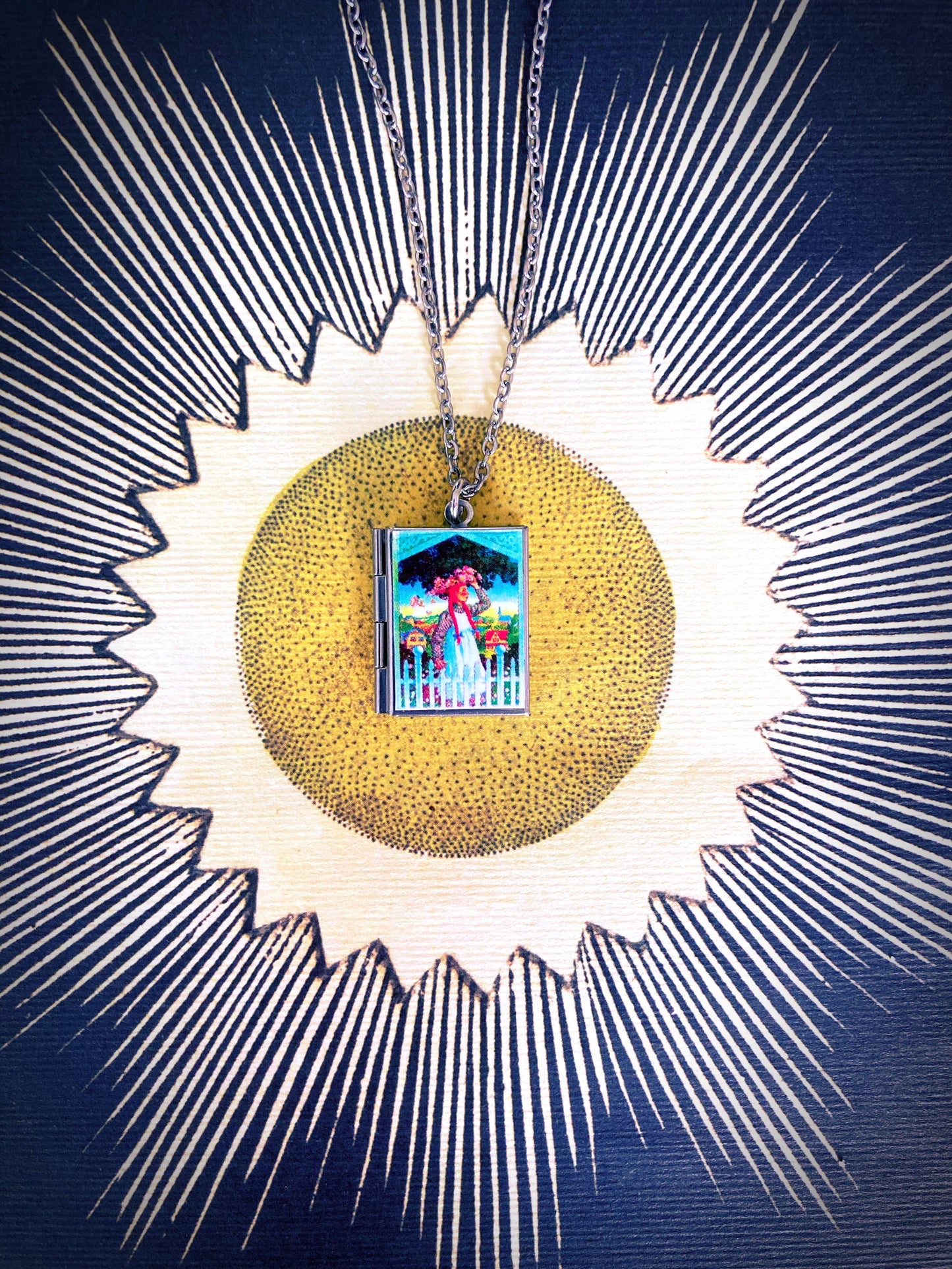 Book Locket Anne of Green Gables - Picket Fence