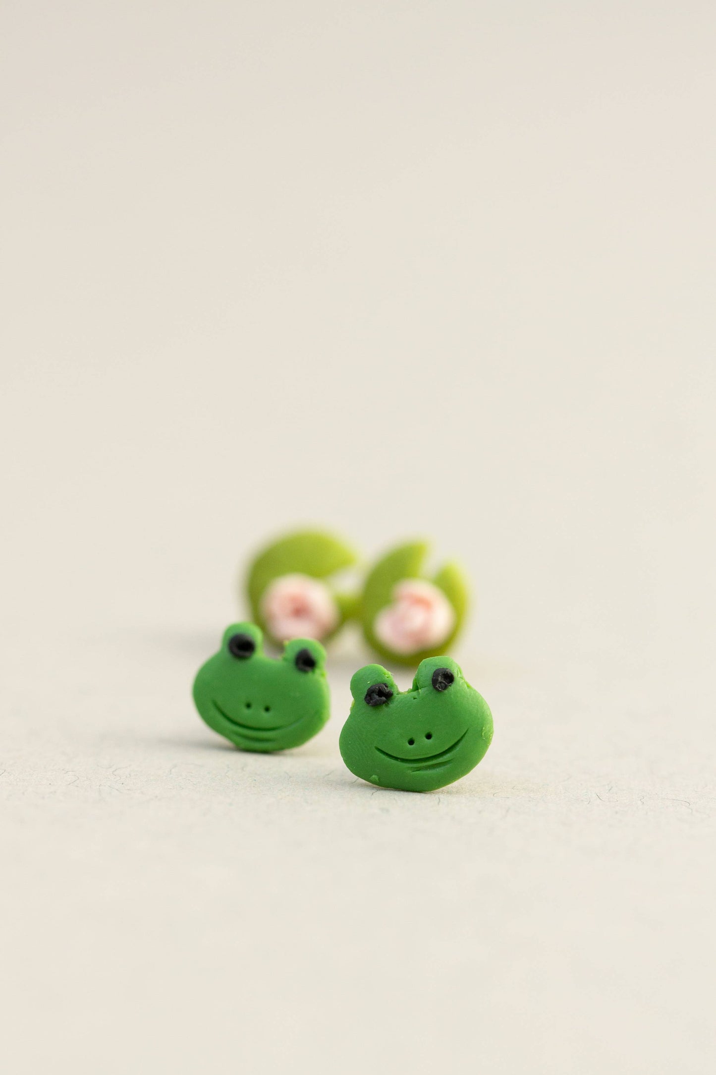 Frog & Water Lily Stud Earrings Set – Hypoallergenic