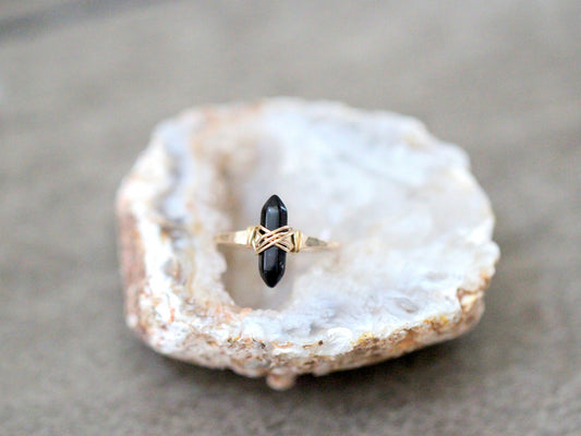 Crest Ring Obsidian