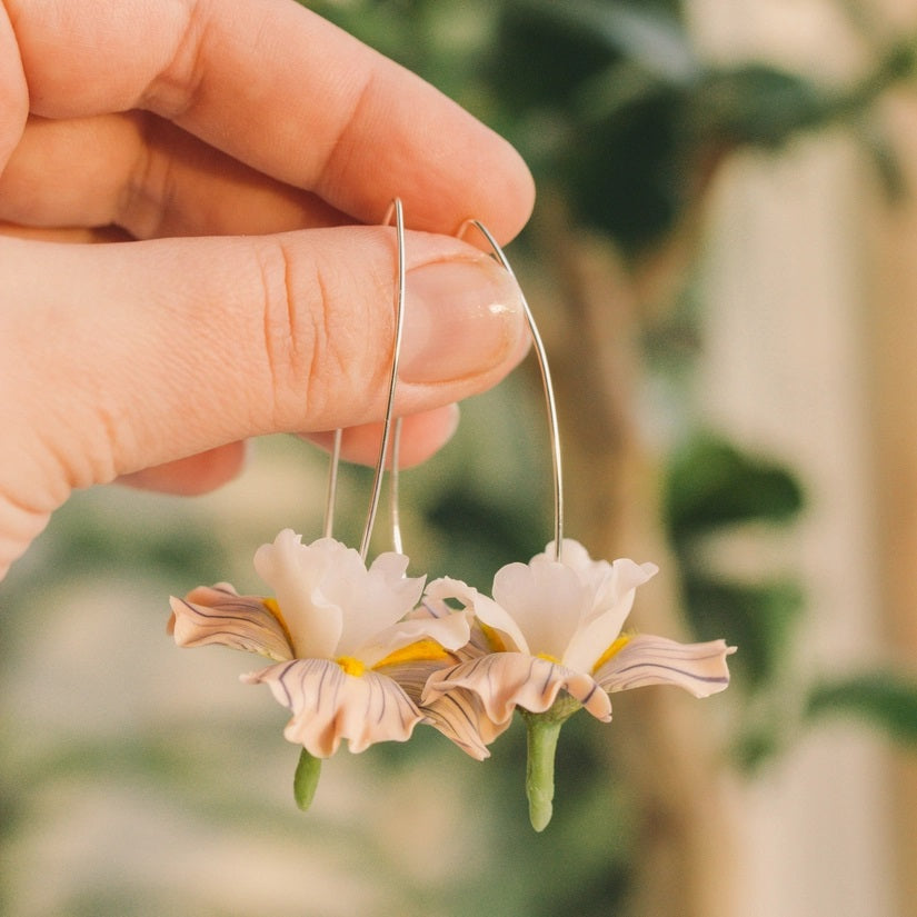 Lightweight Iris Earrings