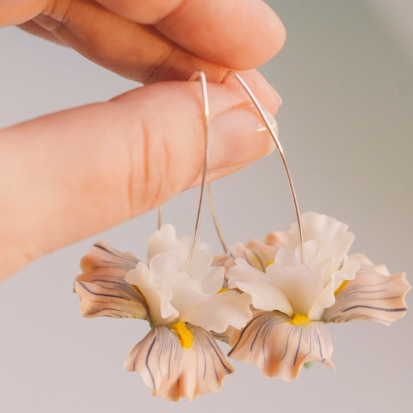 Lightweight Iris Earrings